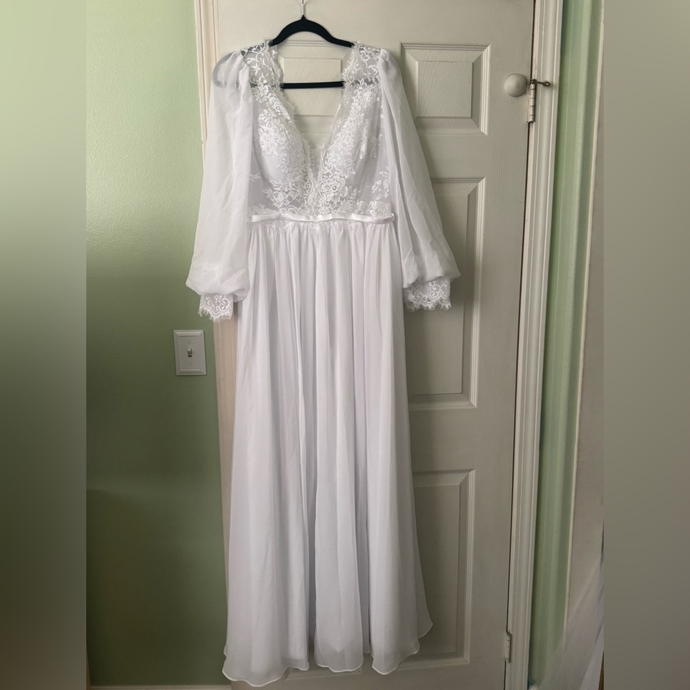 Elegant White Lace Sleeve Dress
